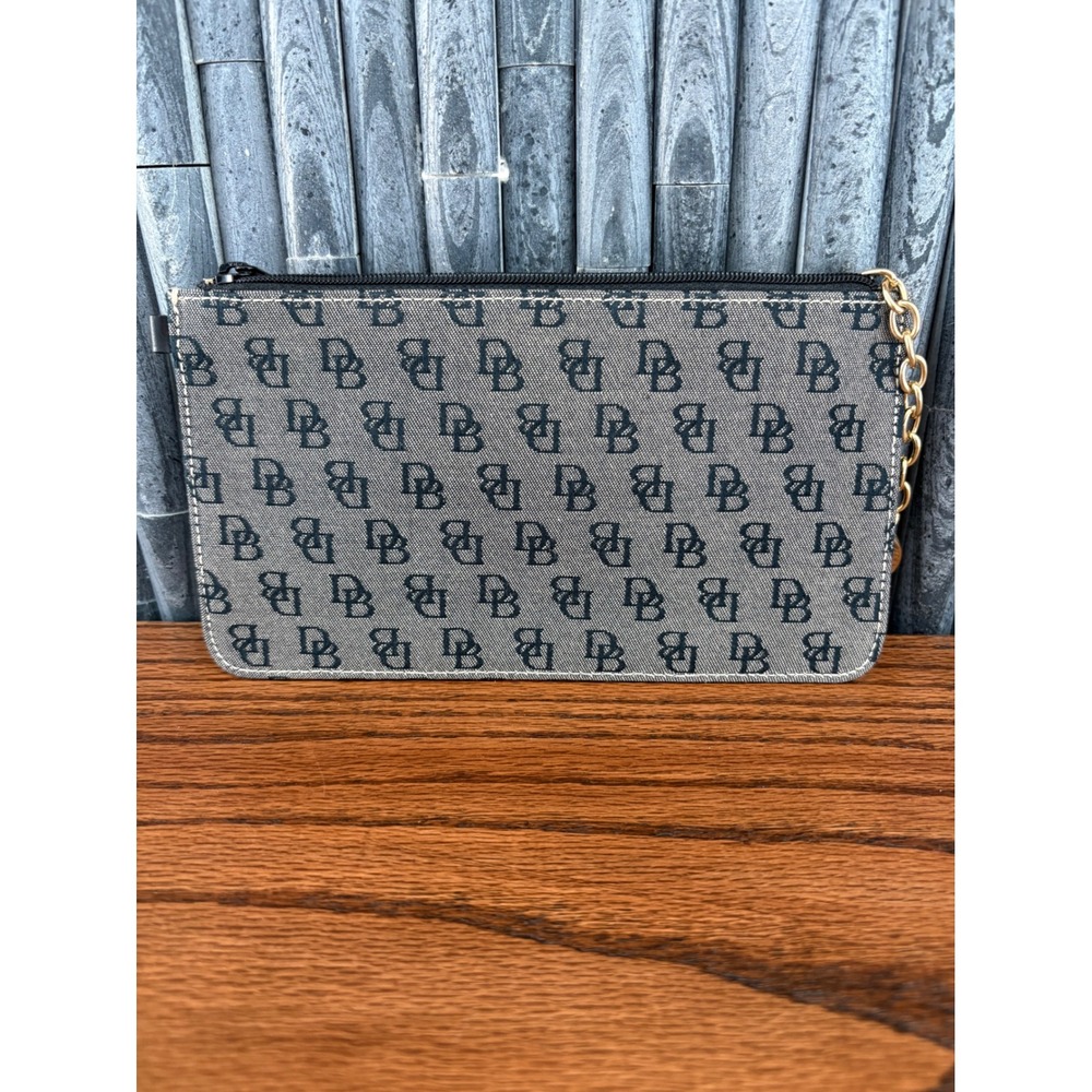 Dooney & Bourke Monogram Canvas Wristlet Clutch black Grey Gold Tone Hardware - Picture 2 of 6
